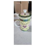 chinese teapot cup. make loose leaf tea, pull t