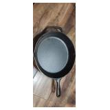 Lodge cast iron skillet reads lodge 63 usa 10sk