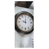 old world style wall clock 21" across battery