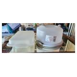 Travel Tupperware type containers for cakes