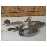3 plastic duck decoys