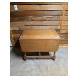 Maple double drop Leaf table, 30x22x30 in