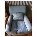 Blue loveseat, 35x30x32 in