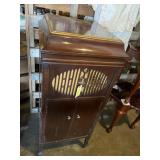 Antique Brunswick photograph model 210 hand,