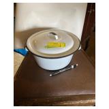 Enamelware stock pot with lid