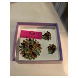 Beautiful vintage rhinestone brooch with matching