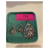 Three-piece set pendant with pierced earrings,