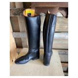 Very nice !!  Konigs. dressage boots women