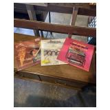 Three assorted albums, Frank Sinatra, Oak Ridge,