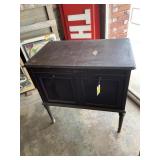 Antique Brunswick phonograph 35 x 35 x 21