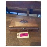 Vintage Arturo Fuente wood cigarette box 9 x 5