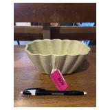 USA light green scalloped planter