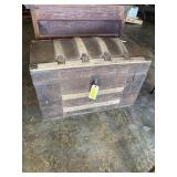 Tiger oak three drawer chest of drawers 21 x 32 x