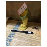 Shawnee pottery bud vase