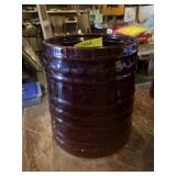 MarCrest 8 inch tall cookie jar. Daisy and dots