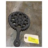 Vintage Wilton cast-iron round trivet 9 inches