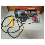 Central machinery 880# electric hoist, works