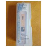 Waterproof pH tester