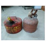 2 metal gas cans