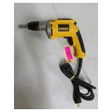 DeWalt DW272 VSR drywall screwdriver, works