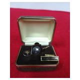 10 karat gold Exxon tie pin, lapel pin