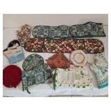 Asst oven gloves, hot pads, etc