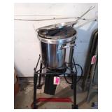 Propane stove with pot and accessories, 24 in