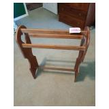 Wooden quilt rack, 32x26 in