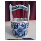 Cute ceramic vase 7.75 x 4.75