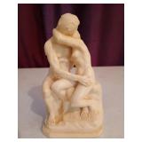 Kissing couple statue 7"