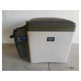 Travel cooler and warmer, with cigarette lighter