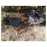 Metal hen and rooster yard art 17/20 in tall