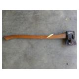 Chopper One spring loaded log splitting ax