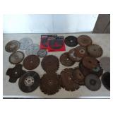 Large assortment of Saw blades, most are 8 in