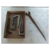 Gate hangers and a spud wrench