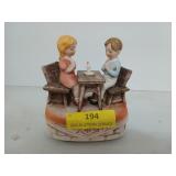 6 in music box with praying kids
