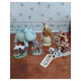 A blue cat Piggy bank, two winter Promenade