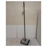 Manual Bissell carpet cleaner, works