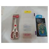 New pair of kitchen scissors, six partition