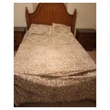 Queen / King comforter with four pillow shams