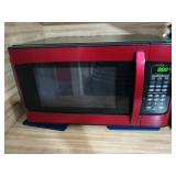 Red Hamilton Beach microwave, works