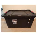 Sterilite 27 gallon industrial storage container