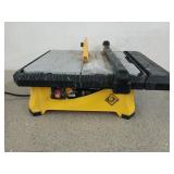 QEP 7-in tile wet saw with extension table, works