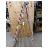 Louisville 6 ft fiberglass ladder