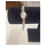 Ladies Elgin 17 Jewel watch,works