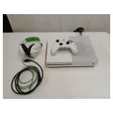 Xbox One S gaming system with one controller,