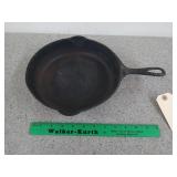 Griswold # 7 cast iron skillet