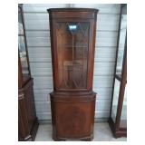 Corner cabinet with two glass shelves, 71x15 in,