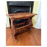 Side Table w Magazine Rack