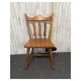 vintage colonial-style dining chair
